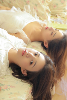 老师上课挑鞋图片